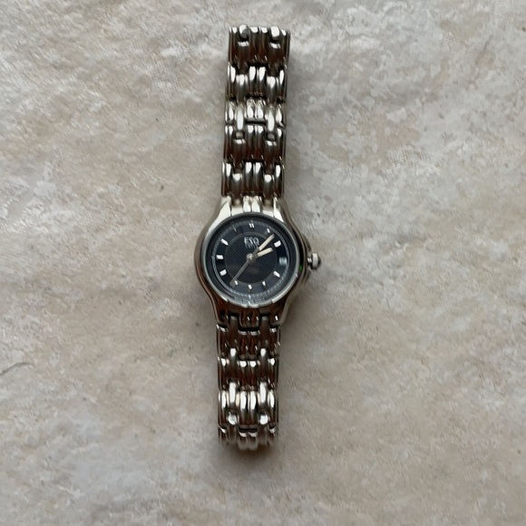 ESQ lady #100490 - Picture 2 of 5